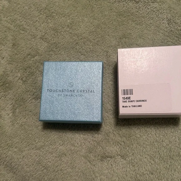 Touchstone Crystal Take Shape Earrings - Picture 4 of 5